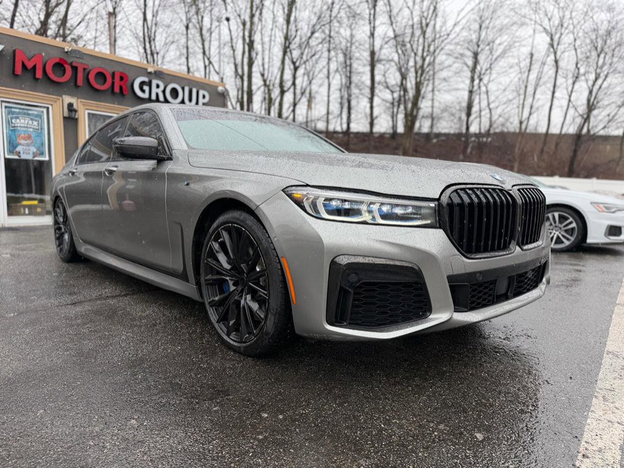 Used 2020 BMW 740i xDrive w/ M Sport Package image 11