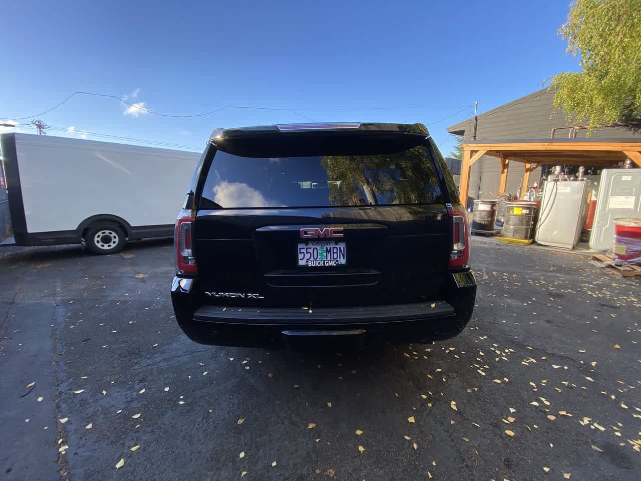Used 2020 GMC Yukon XL SLT w/ Premium Edition AWD/4WD image 5
