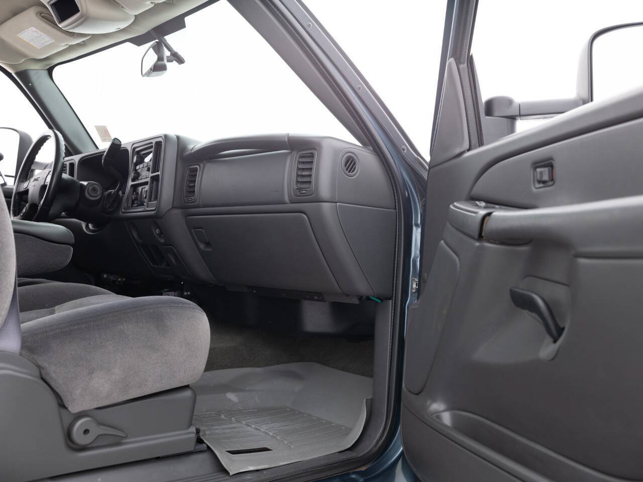 Used 2007 GMC Sierra 3500 SLE w/ Heavy-Duty Power Package RWD image 32