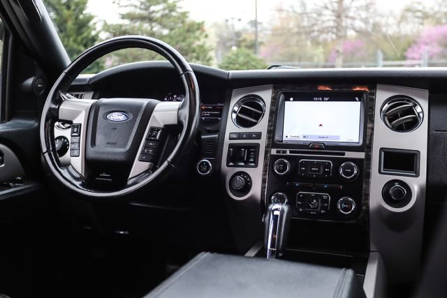 Used 2016 Ford Expedition Limited w/ Equipment Group 301A image 31