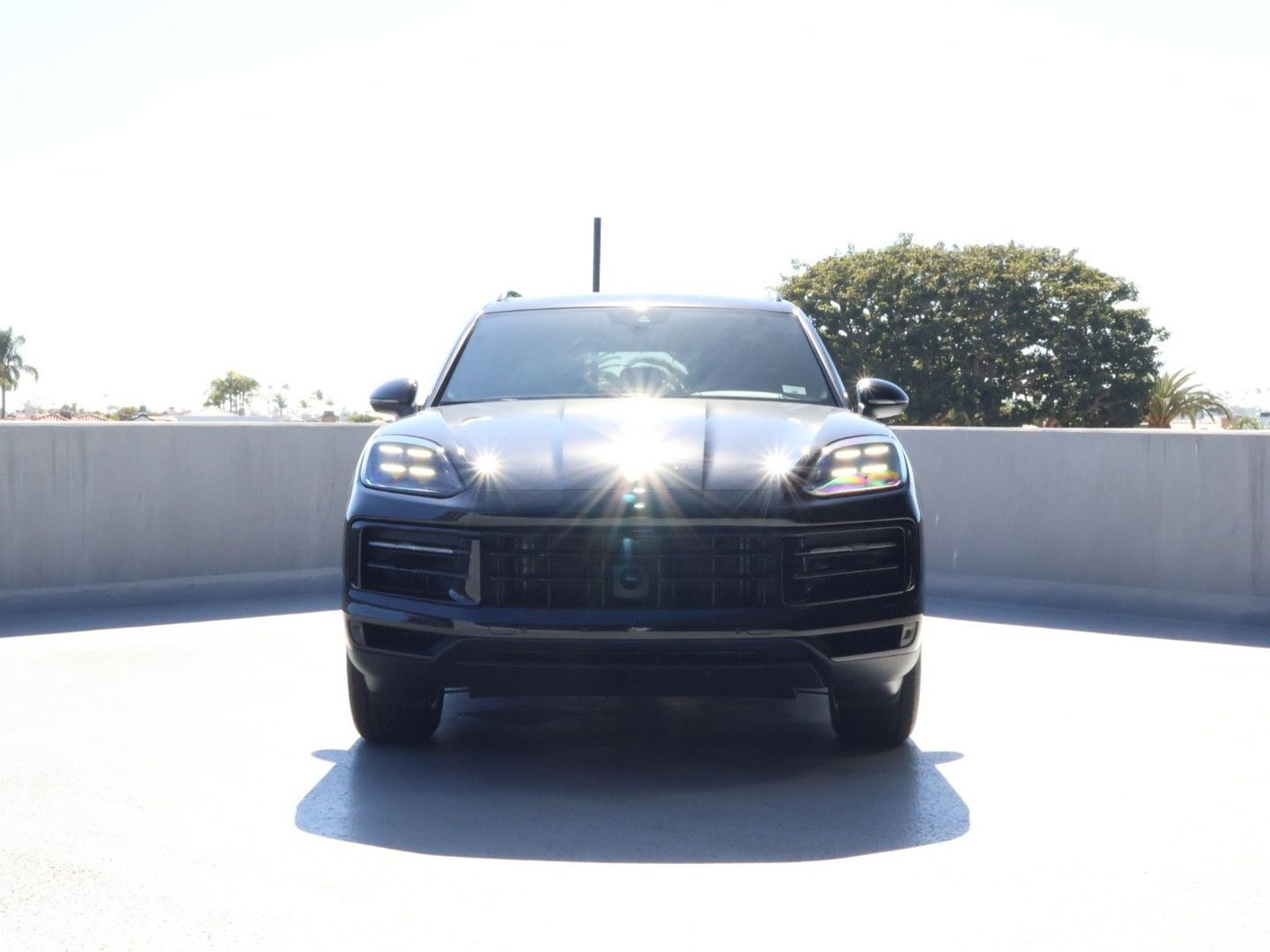 Certified 2025 Porsche Cayenne AWD/4WD image 6