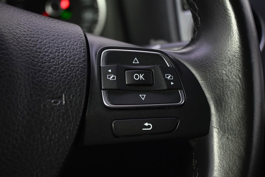 Used 2018 Volkswagen Tiguan Limited w/ Premium Package image 34