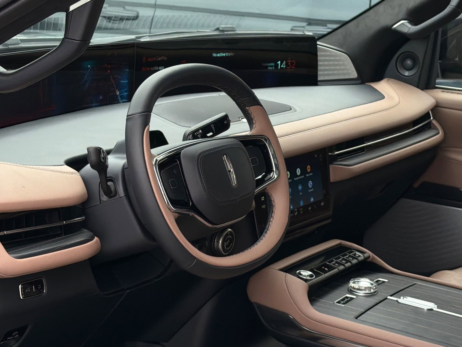 New 2026 Lincoln Navigator Black Label AWD/4WD image 16