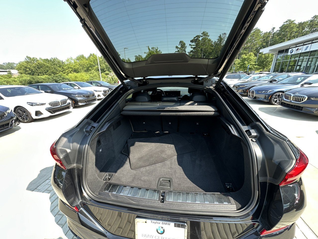 Used 2024 BMW X6 xDrive40i w/ M Sport Professional Package AWD/4WD image 24