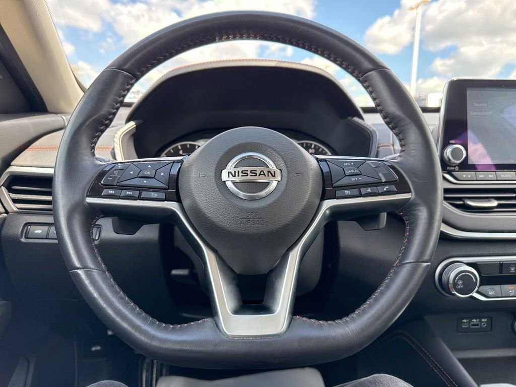Used 2019 Nissan Altima 2.5 SR FWD image 11