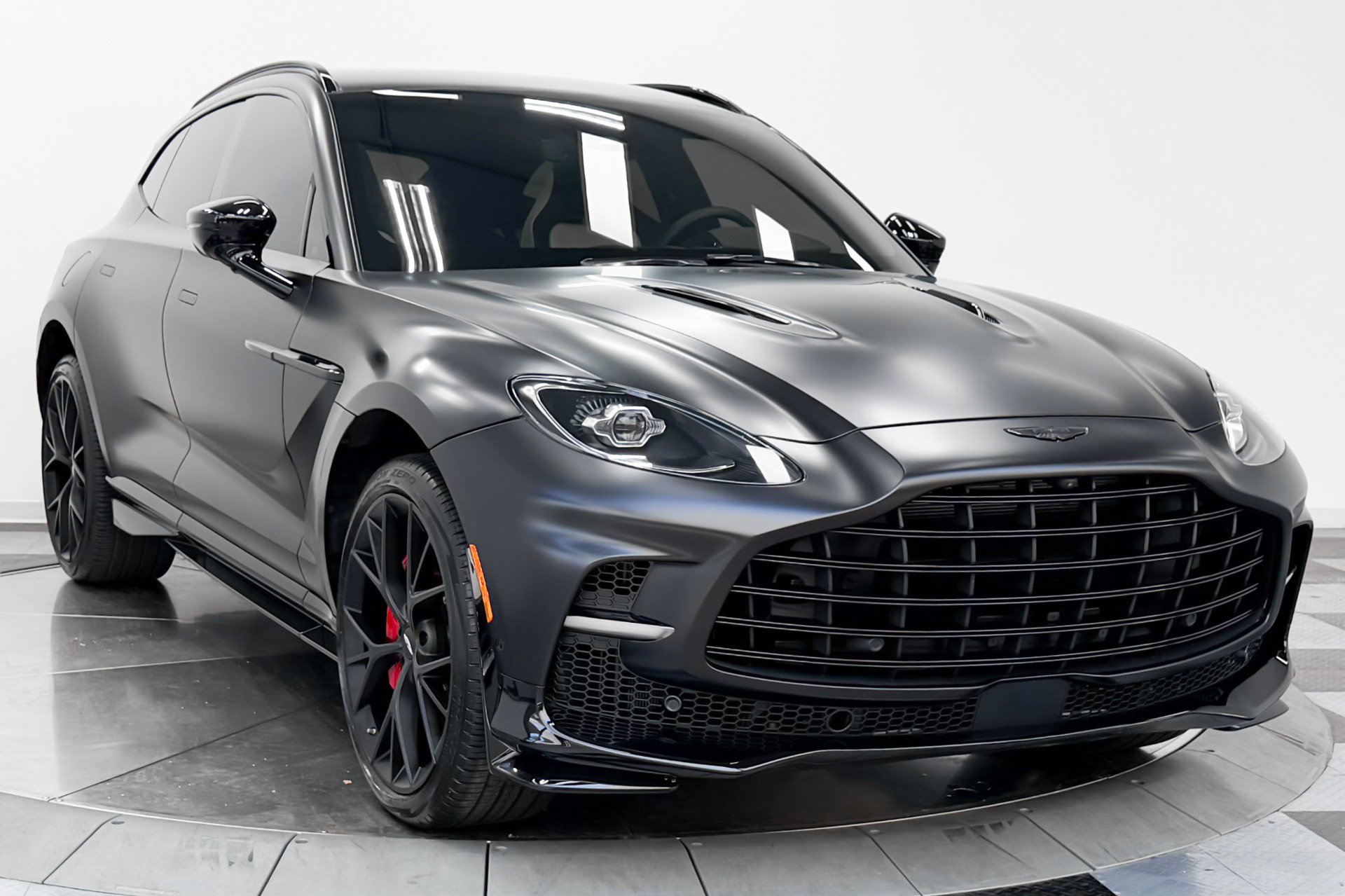 Used 2025 Aston Martin DBX 707 AWD/4WD image 3