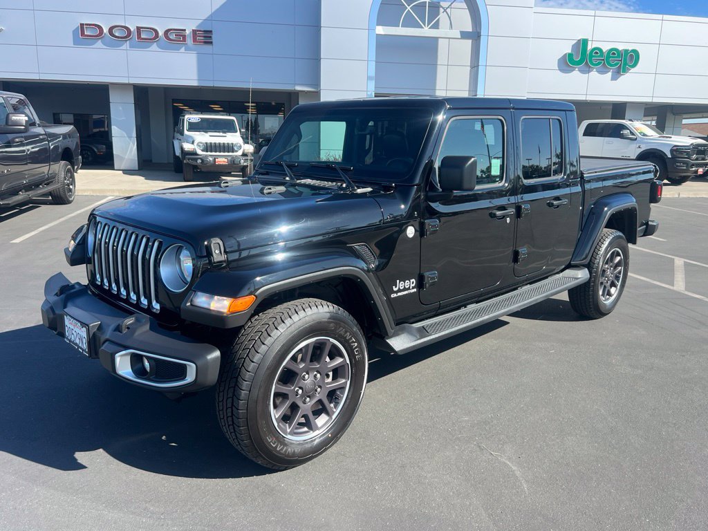 Used 2022 Jeep Gladiator Overland w/ Popular Equipment Package AWD/4WD image 1