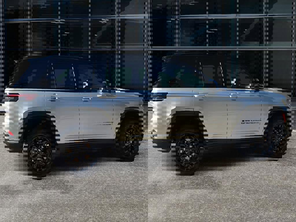 New 2025 Jeep Grand Cherokee Limited image 8