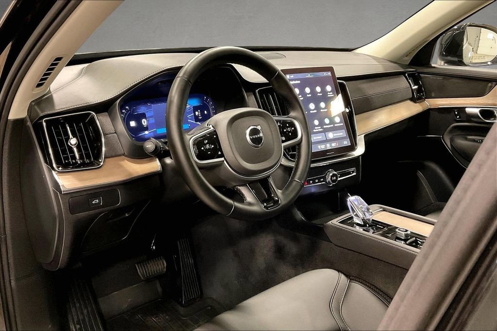 Certified 2026 Volvo XC90 B6 Plus w/ Protection Package Premier AWD/4WD image 17