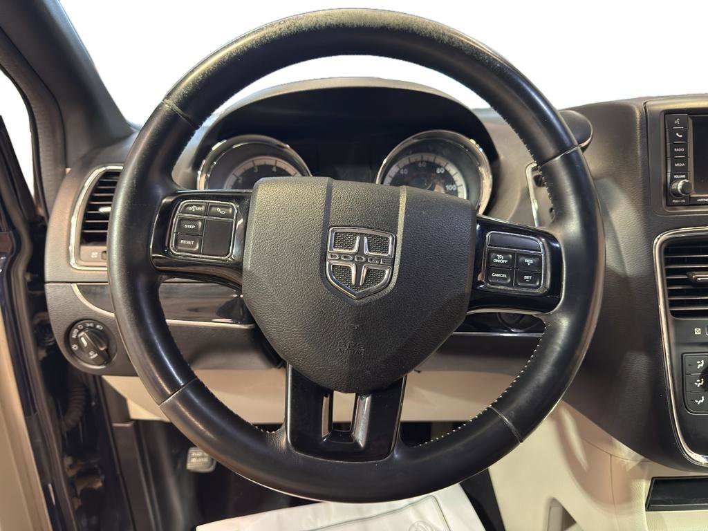 Used 2017 Dodge Grand Caravan SXT FWD image 15