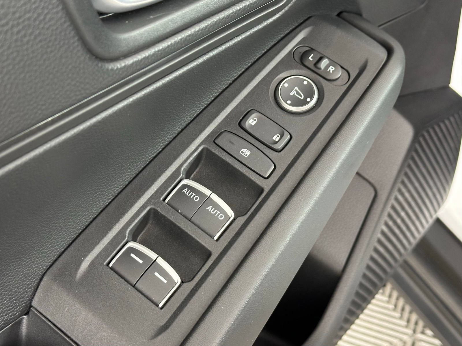 Used 2025 Honda Accord LX image 25