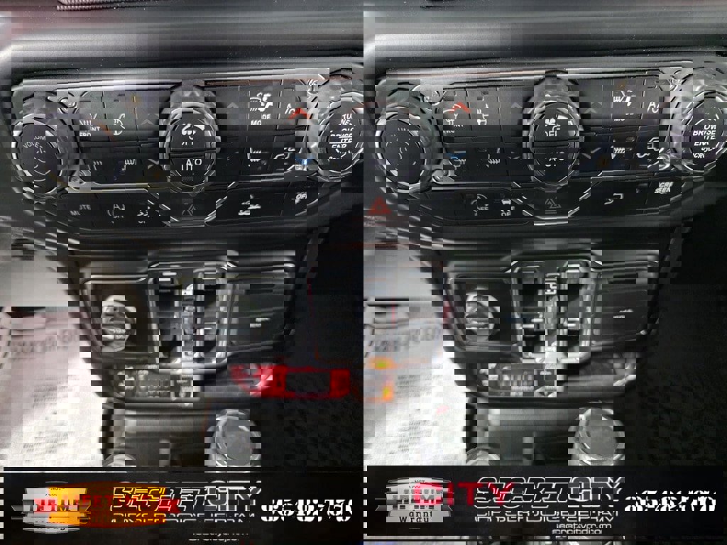 Used 2022 Jeep Wrangler Unlimited Rubicon w/ Dual Top Group image 23