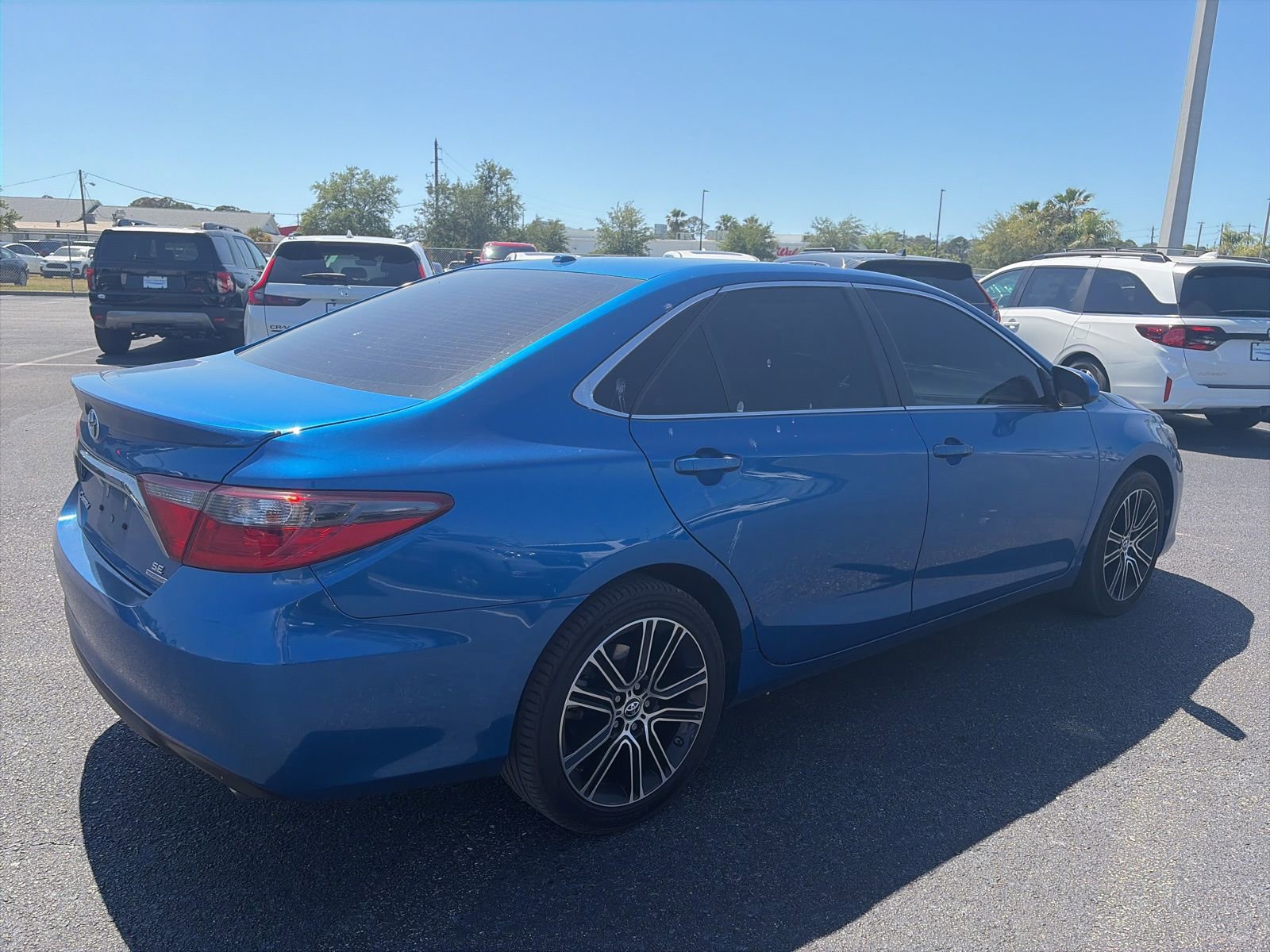 Used 2016 Toyota Camry SE FWD image 7