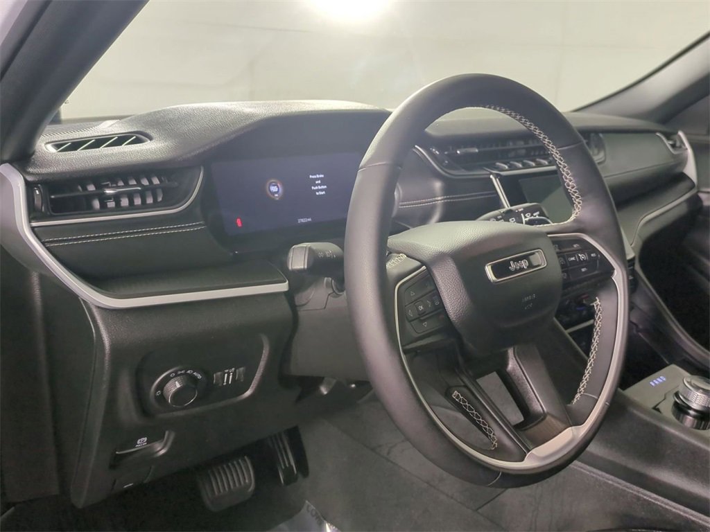 Used 2024 Jeep Grand Cherokee Altitude image 10