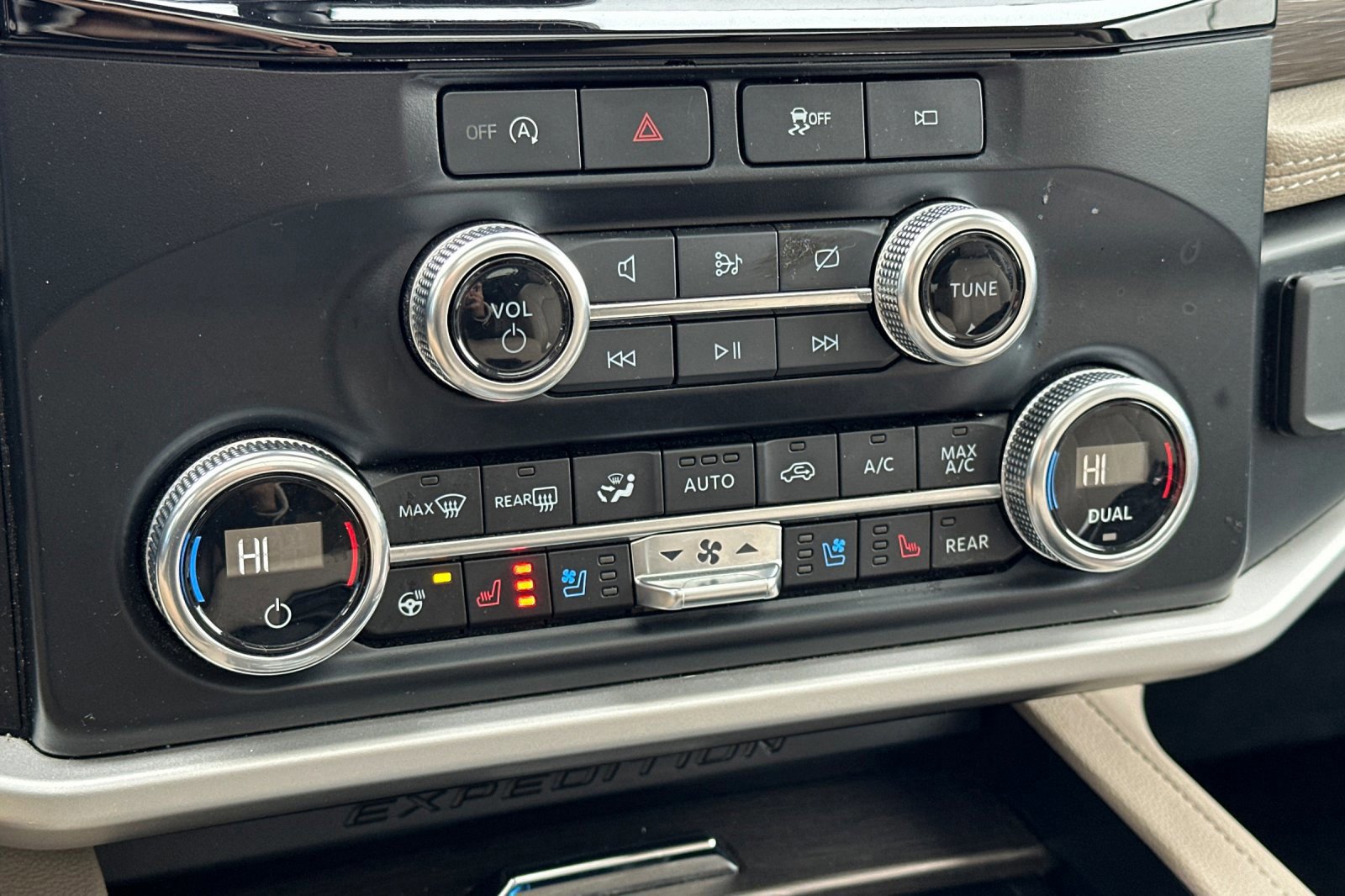 Used 2024 Ford Expedition Max Limited image 22