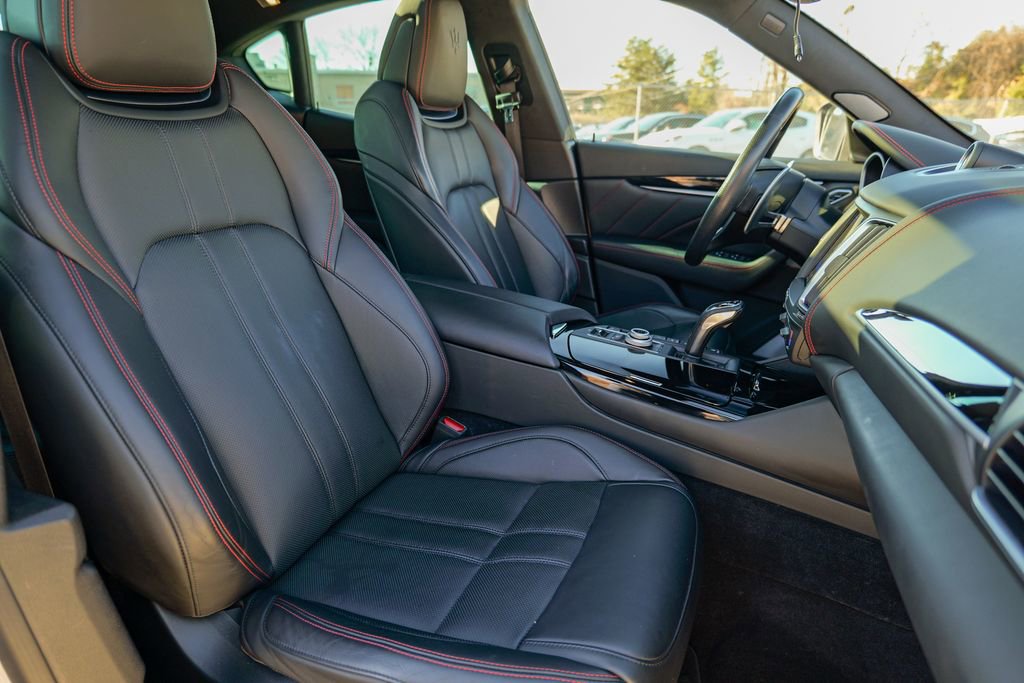 Used 2020 Maserati Levante GranSport image 38
