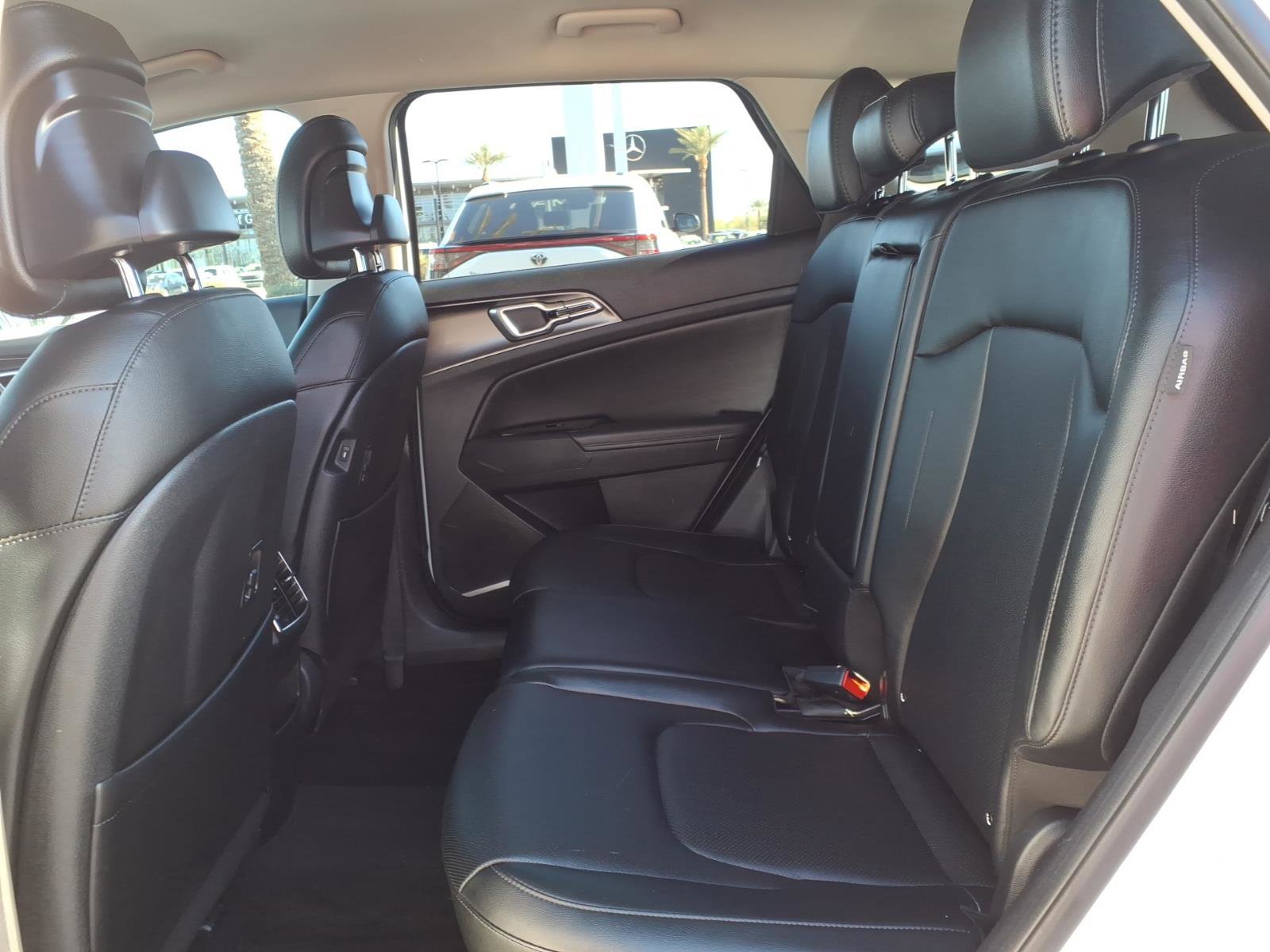 Used 2025 Kia Sportage EX image 12