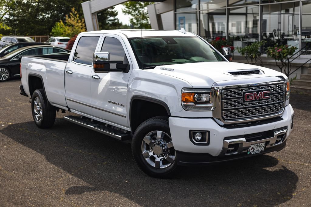 Used 2018 GMC Sierra 3500 Denali w/ Duramax Plus Package AWD/4WD image 2