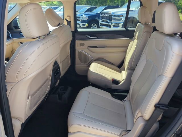 Certified 2022 Jeep Grand Cherokee L Limited AWD/4WD image 16