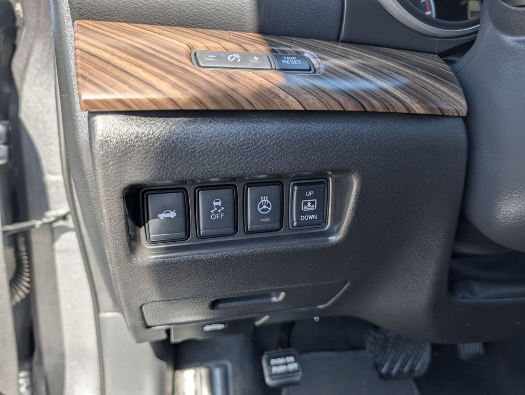 Used 2018 Nissan Maxima Platinum image 14