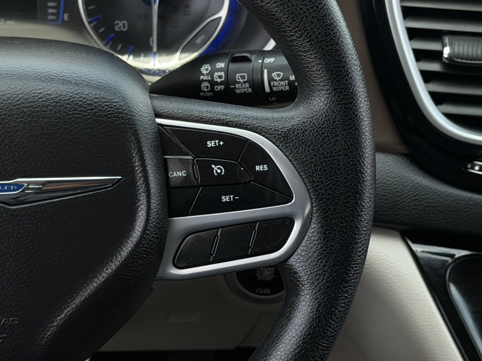 Used 2021 Chrysler Voyager Lxi FWD image 15