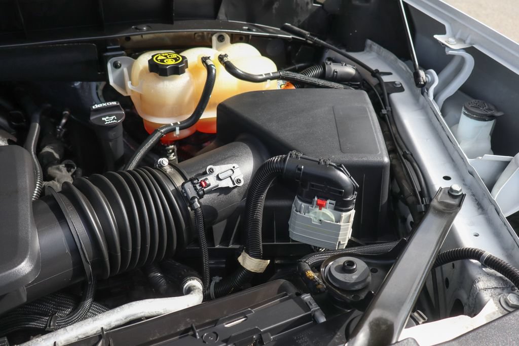 Used 2022 Chevrolet Silverado 1500 LT Trail Boss w/ Bed Protection Package AWD/4WD image 16