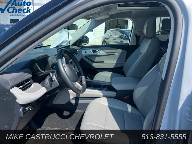 Used 2025 Ford Explorer Active w/ Active Comfort Package AWD/4WD image 6
