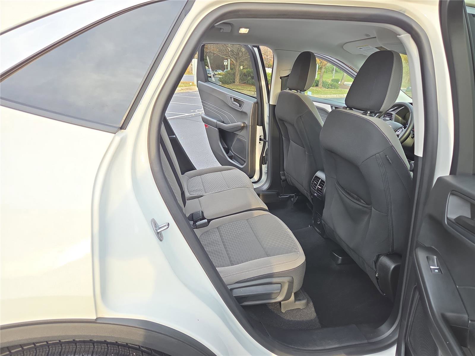 Used 2022 Ford Escape SE w/ Cold Weather Package image 32