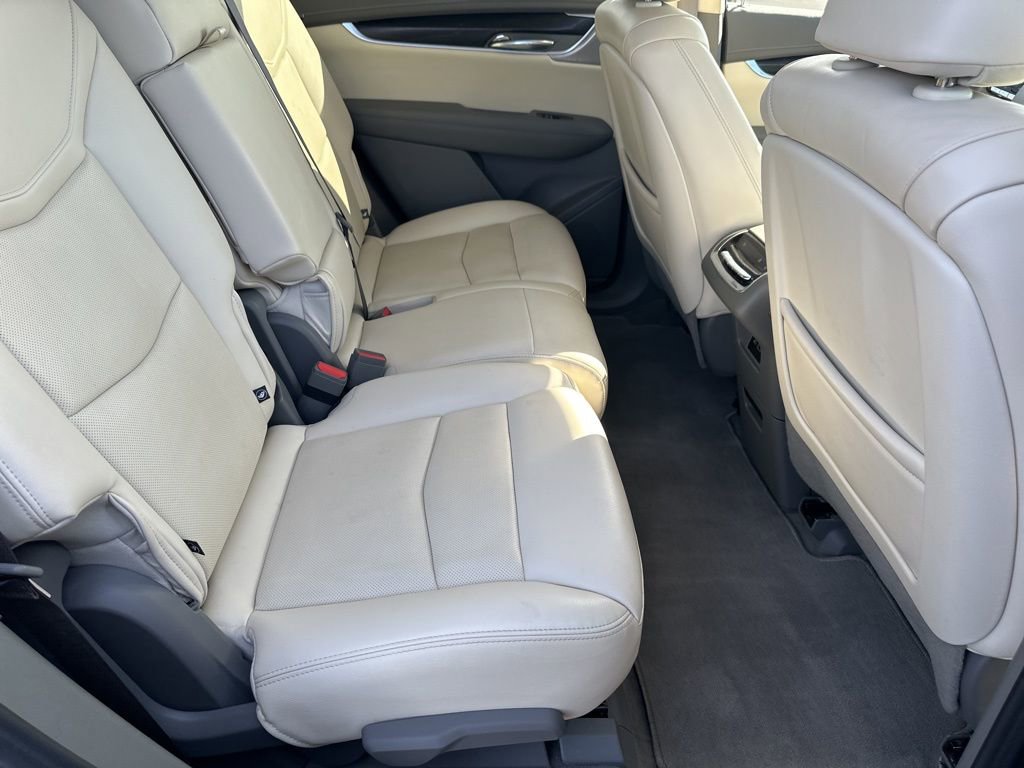 Used 2023 Cadillac XT6 Premium Luxury image 18