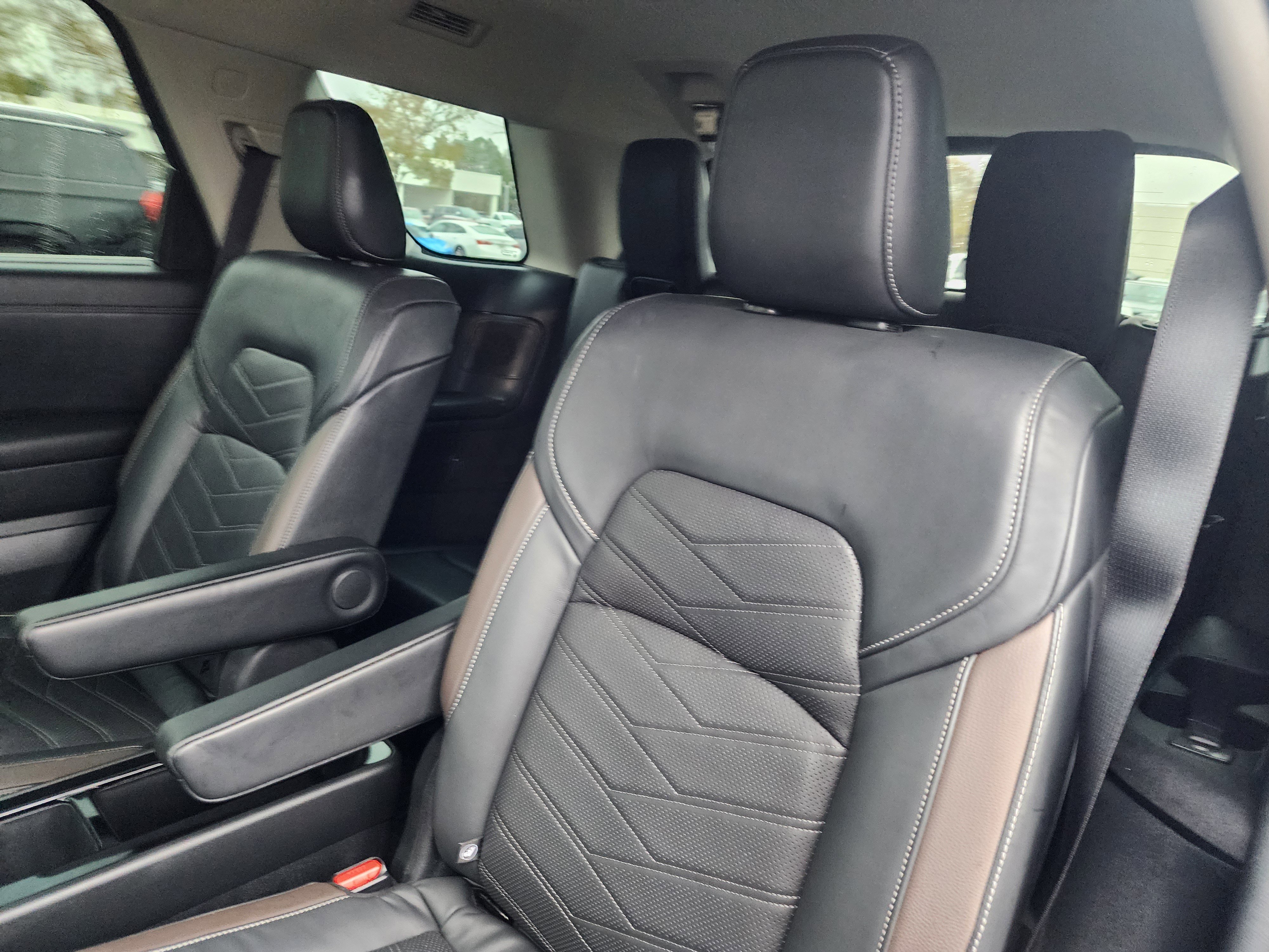 Used 2022 Nissan Pathfinder Platinum w/ Cargo Package image 11