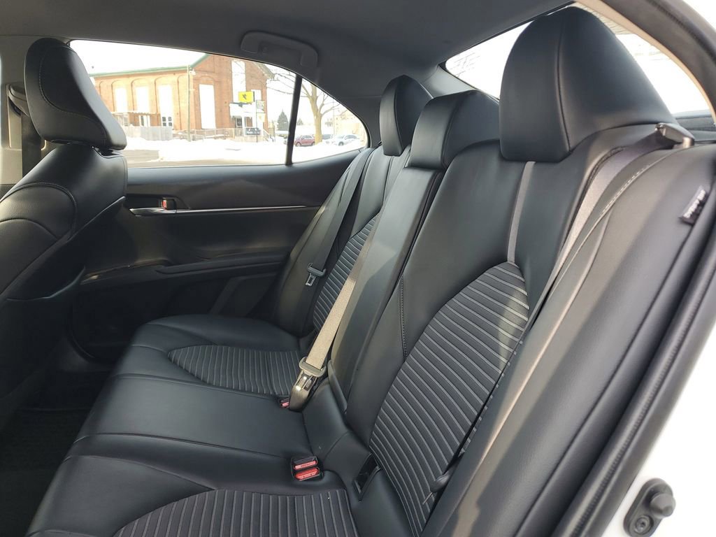 Used 2021 Toyota Camry SE image 7
