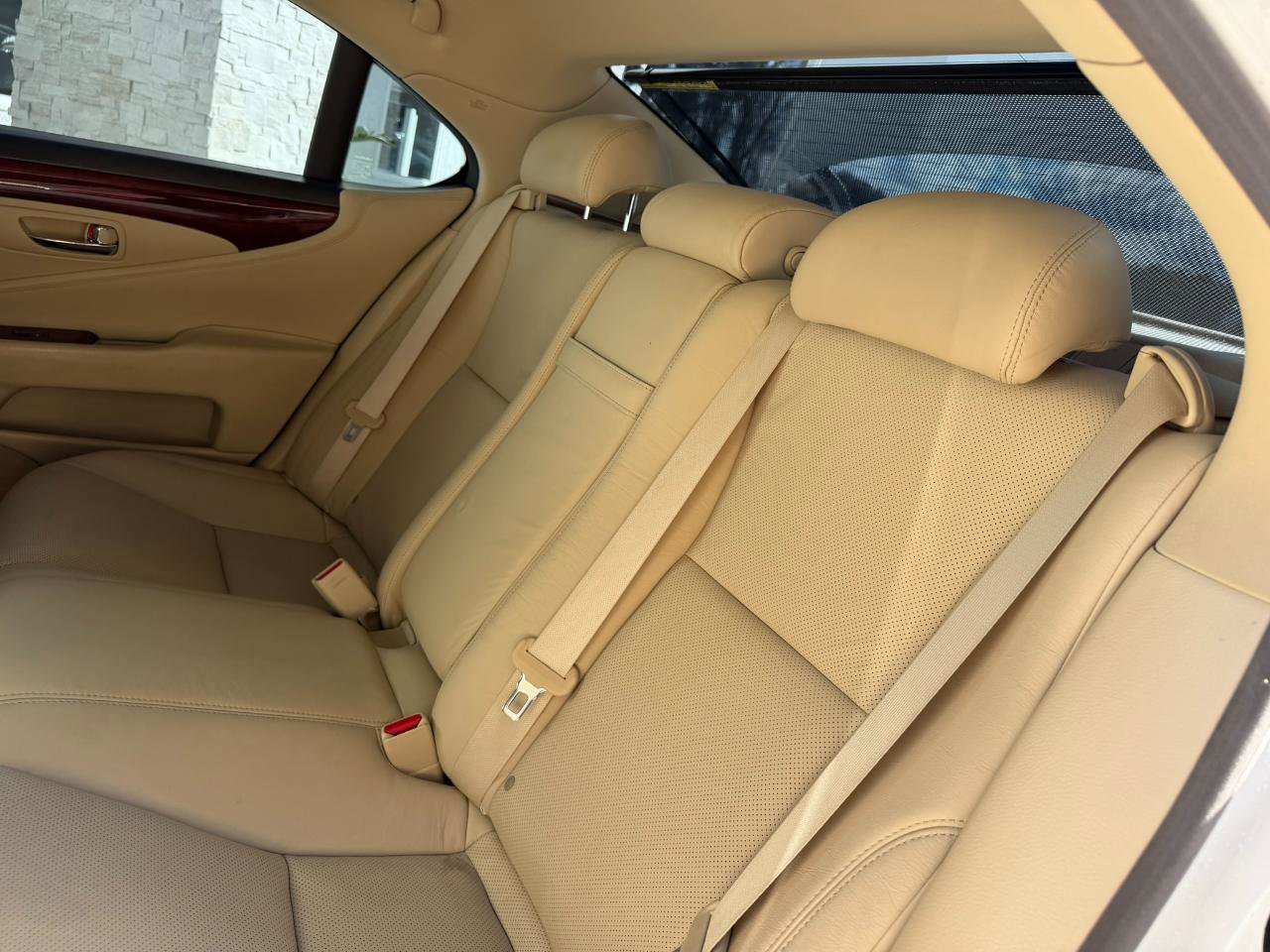 Used 2011 Lexus LS 460 AWD w/ Comfort Pkg image 43