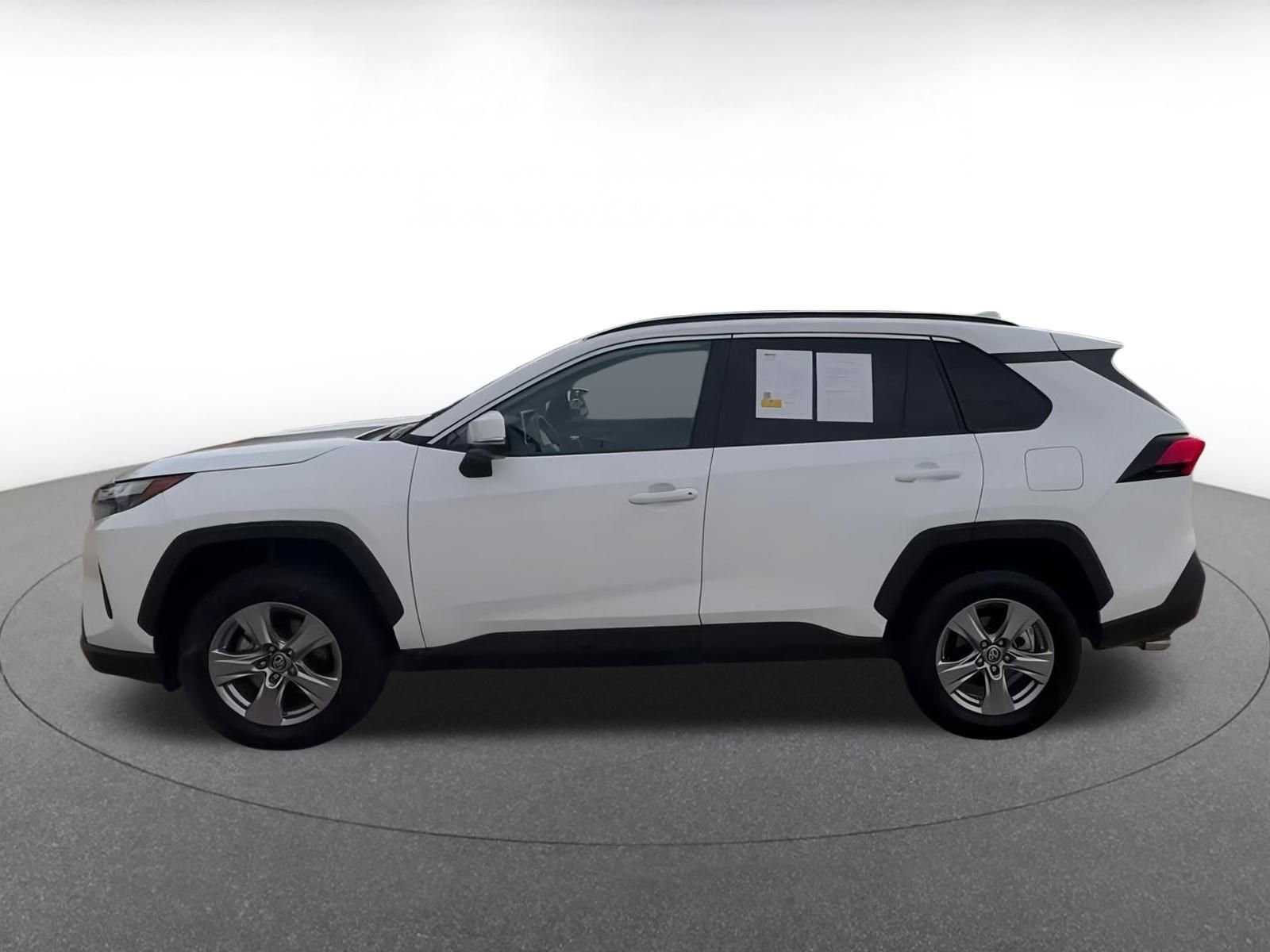 Used 2025 Toyota RAV4 XLE image 9
