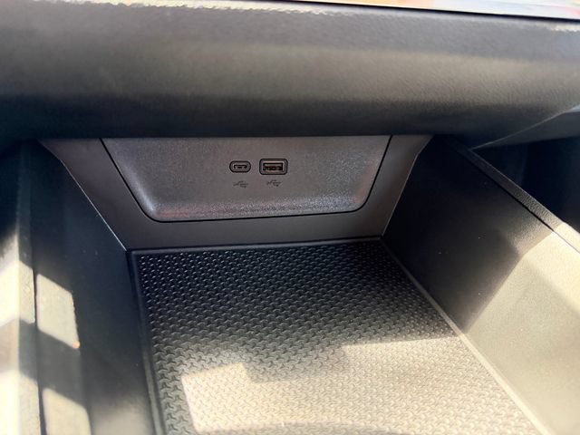 New 2026 Chevrolet Equinox RS w/ Convenience Package III FWD image 28