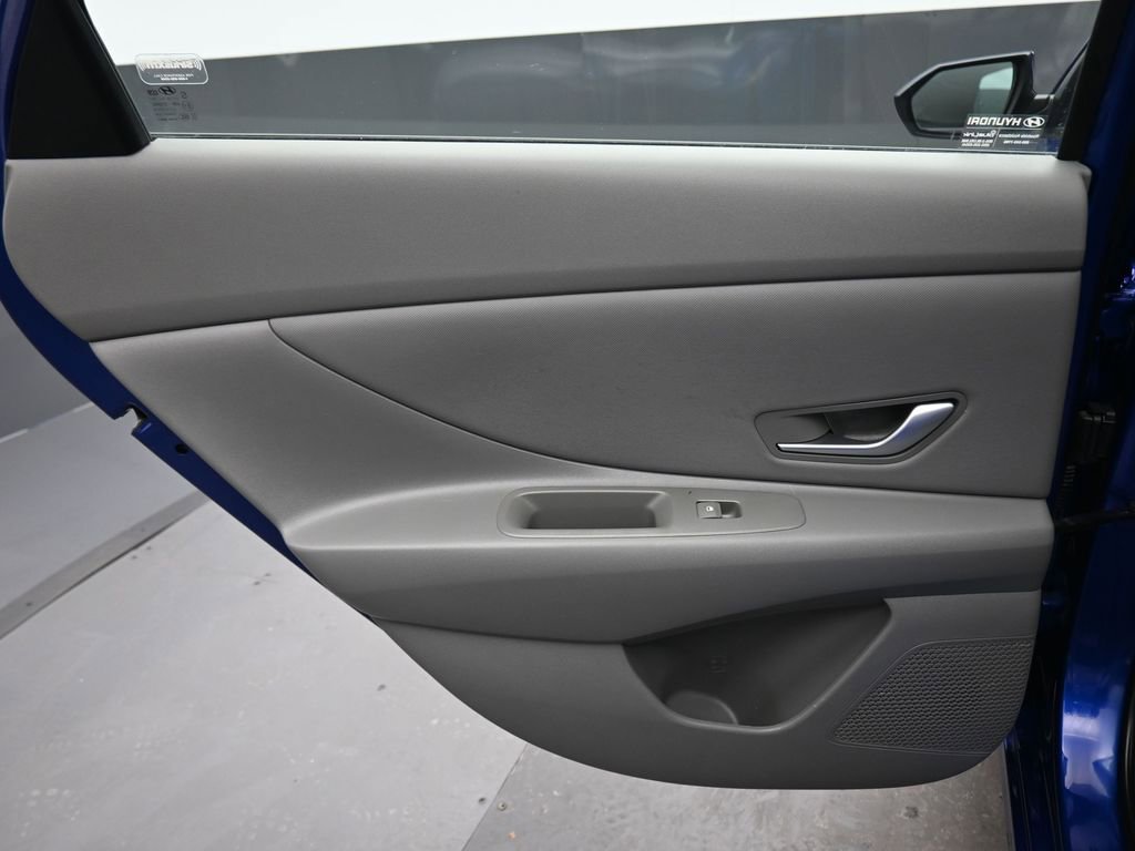 Used 2023 Hyundai Elantra SEL w/ Convenience Package FWD image 31