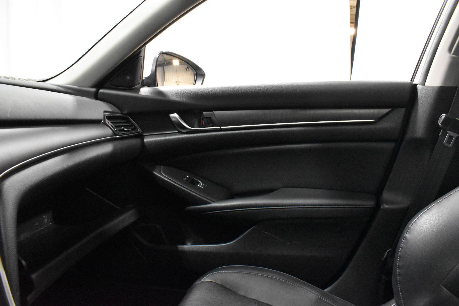 Used 2018 Honda Accord EX-L image 20