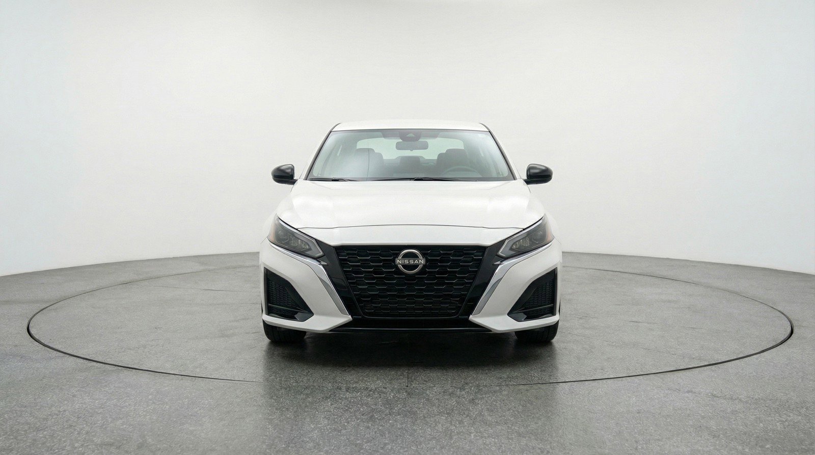 Used 2025 Nissan Altima 2.5 SV image 2