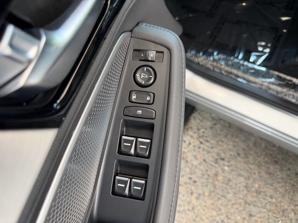 New 2026 Acura MDX SH-AWD image 13