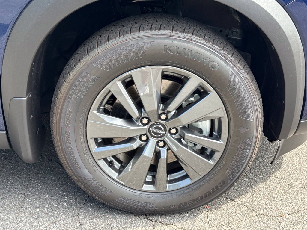 New 2026 Nissan Pathfinder SV FWD image 9