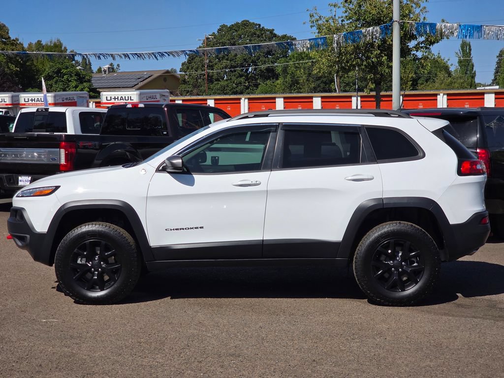 Used 2018 Jeep Cherokee Trailhawk AWD/4WD image 9