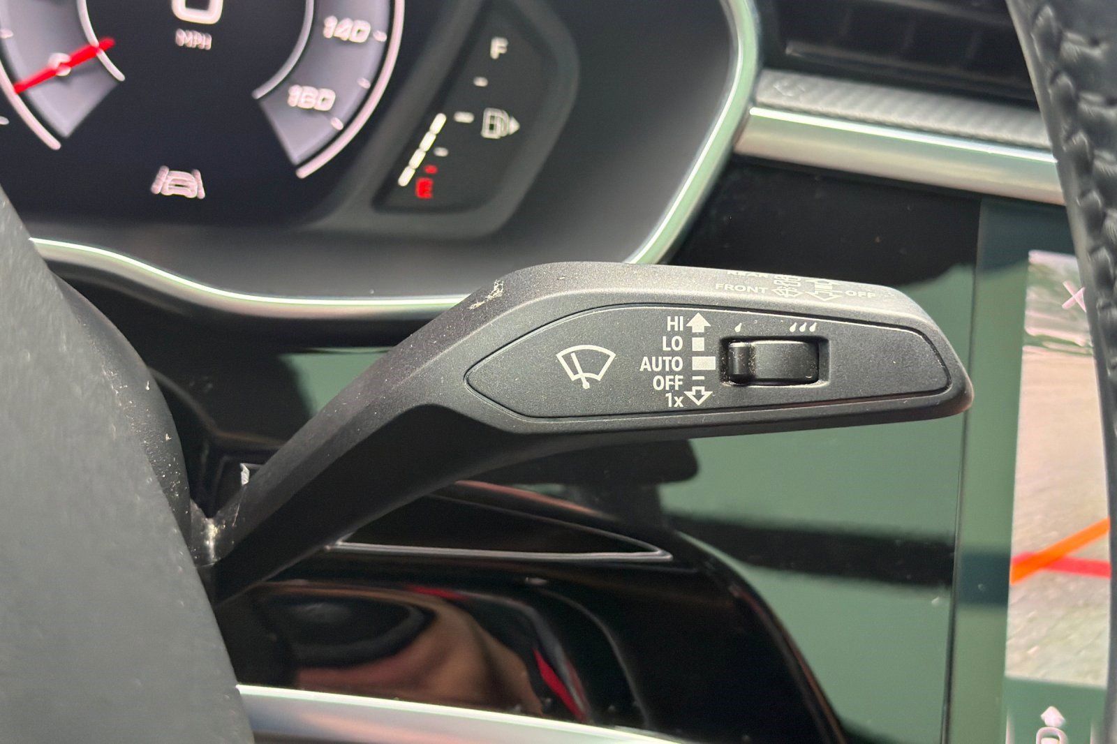 Used 2020 Audi Q3 2.0T Prestige w/ Prestige Package image 35