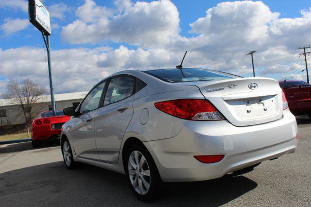 Used 2013 Hyundai Accent GLS w/ Premium Pkg image 8