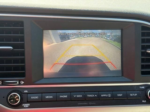 Used 2017 Hyundai Elantra SE FWD image 19