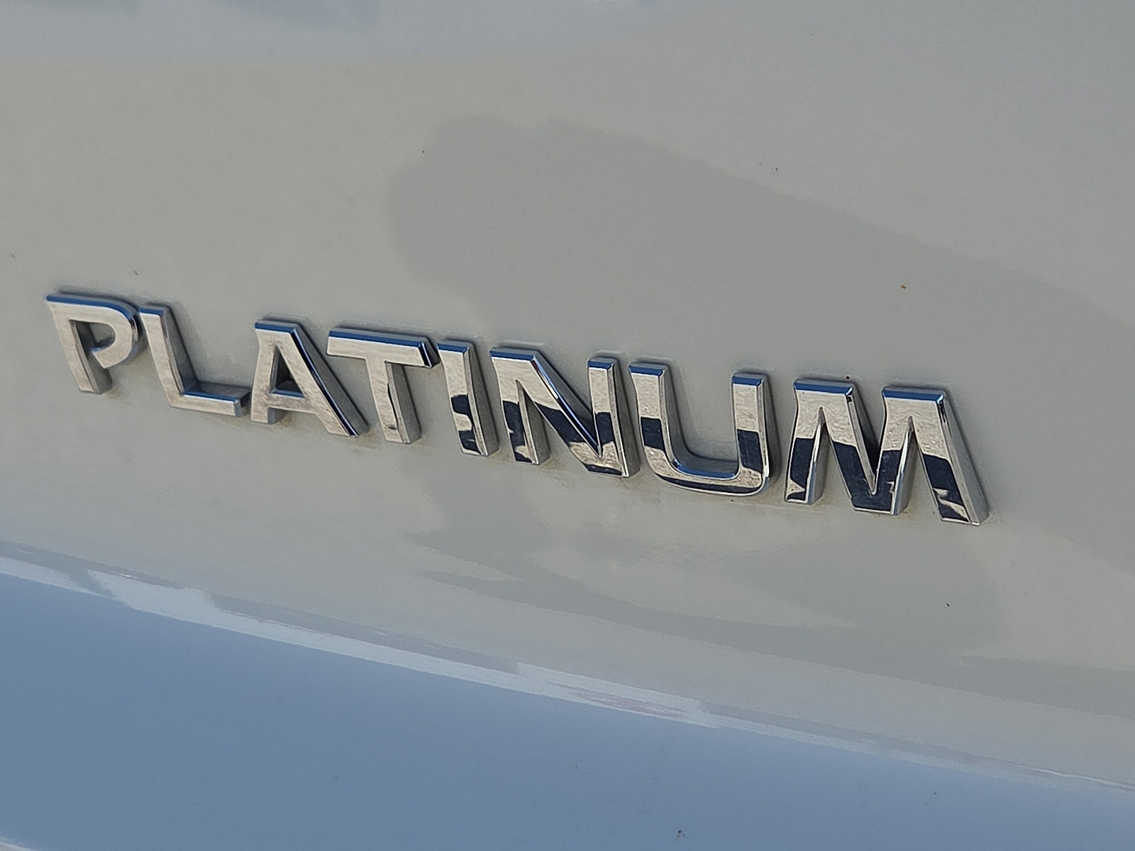 Used 2024 Nissan Pathfinder Platinum w/ Cargo Package FWD image 8