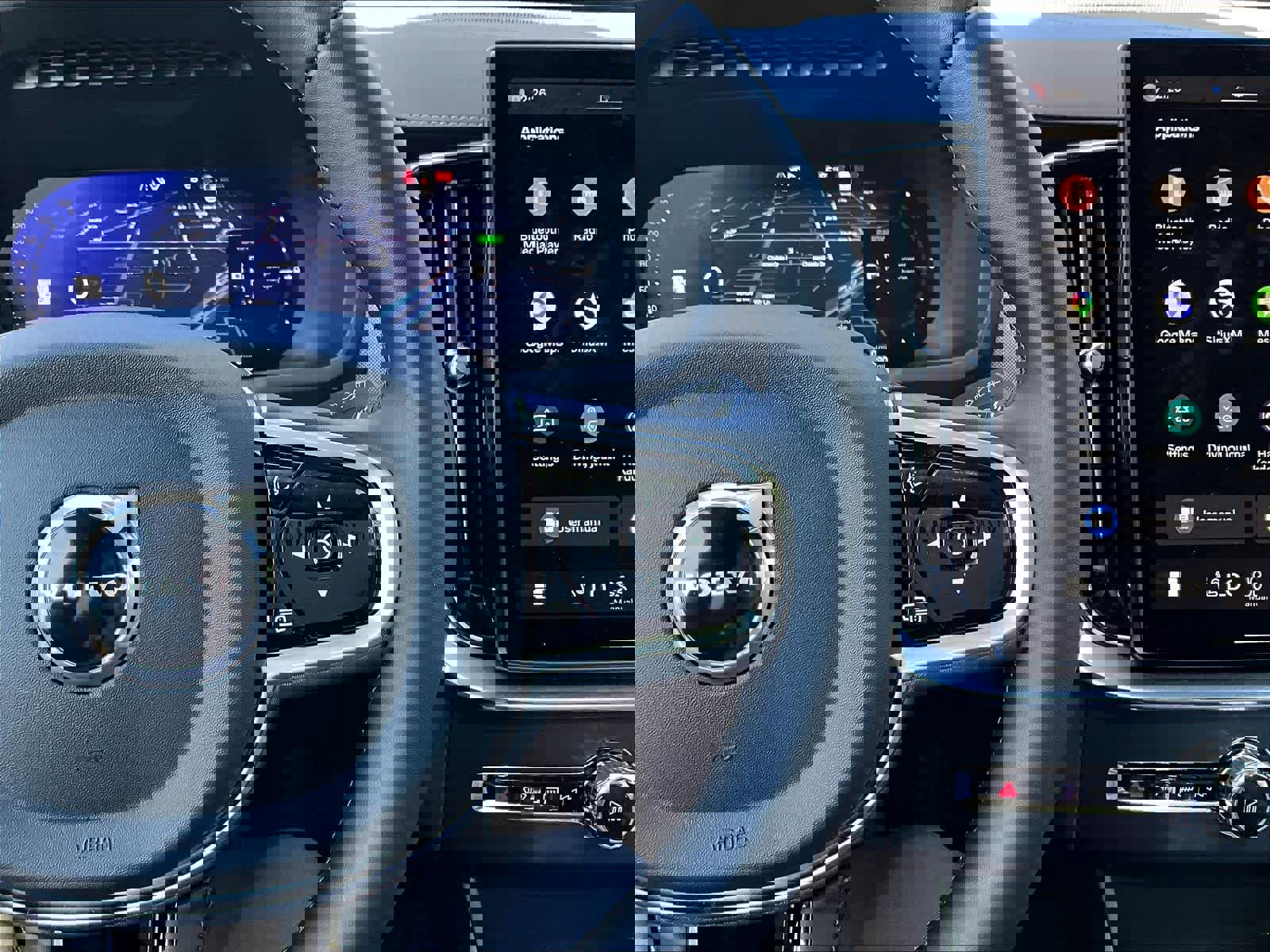 Used 2026 Volvo XC90 T8 Plus w/ Protection Package Premier image 21