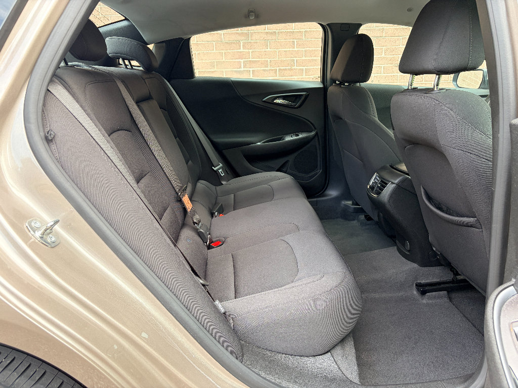 Used 2023 Chevrolet Malibu LT FWD image 23