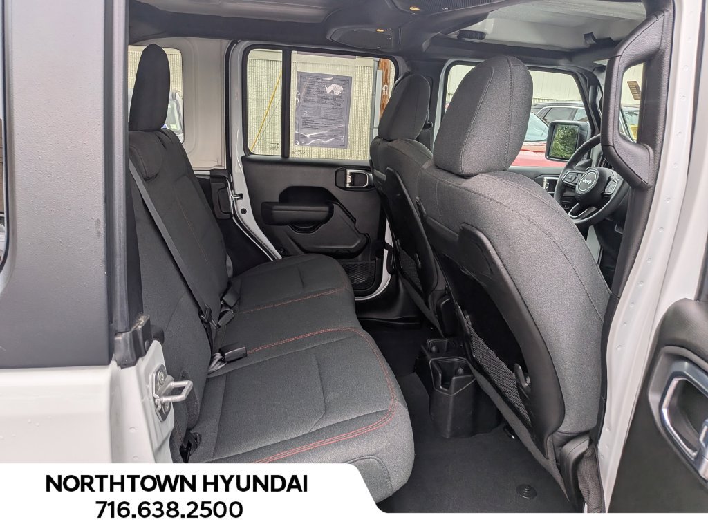 Used 2026 Jeep Wrangler Unlimited Rubicon AWD/4WD image 28