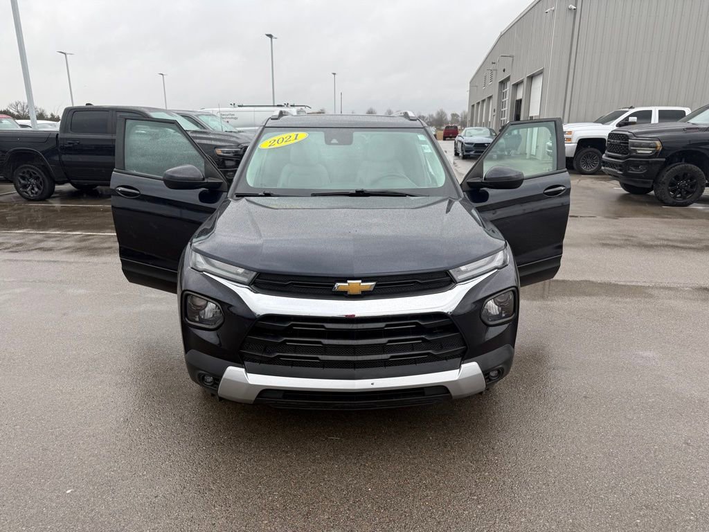 Used 2021 Chevrolet TrailBlazer LT w/ Sun and Liftgate Package image 22