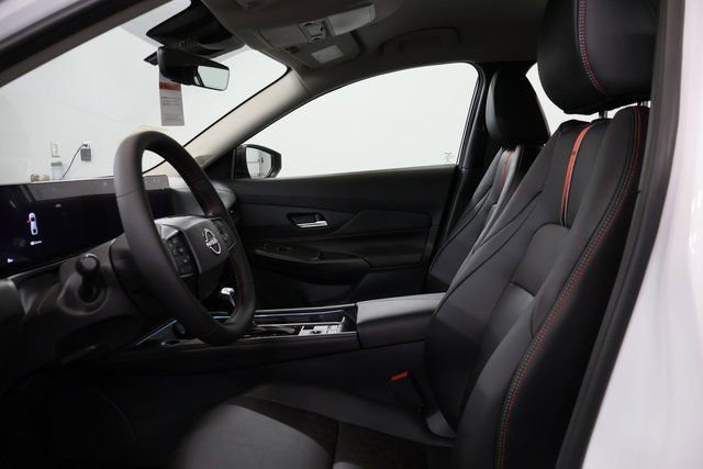 New 2026 Nissan Sentra SR w/ SR Premium Package FWD image 11