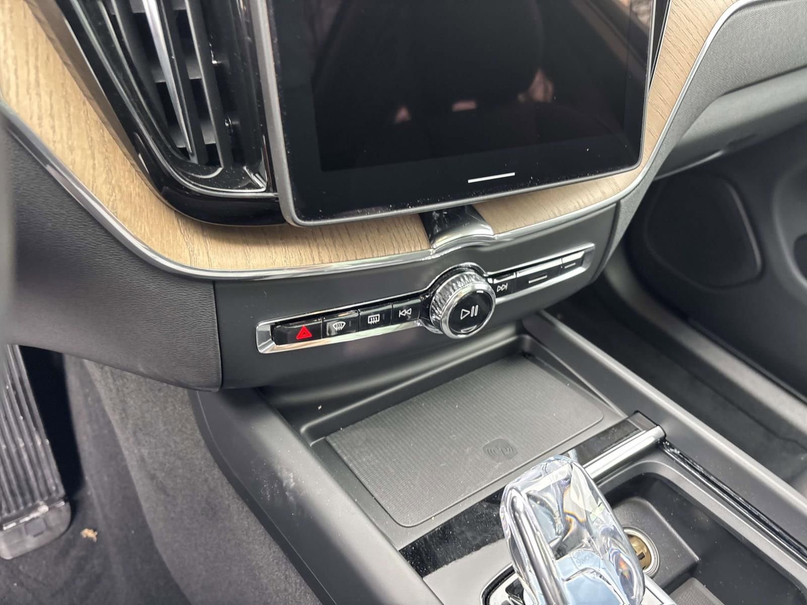 New 2026 Volvo XC60 B5 Plus w/ Protection Package Premier image 20